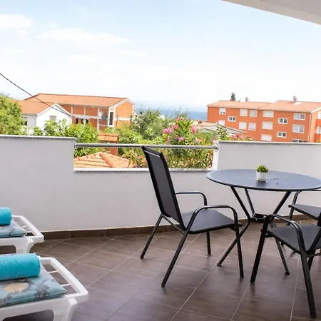 Complex Jelena Gasthuis 3*