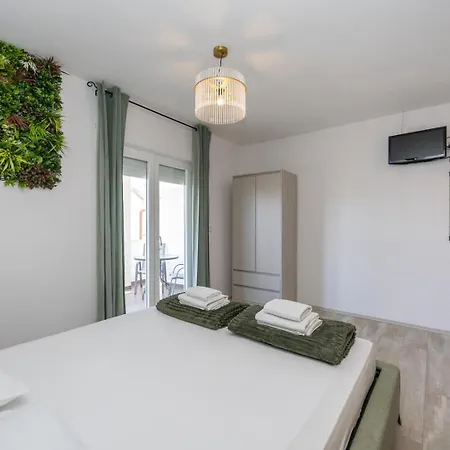 Complex Jelena Guest house Trogir