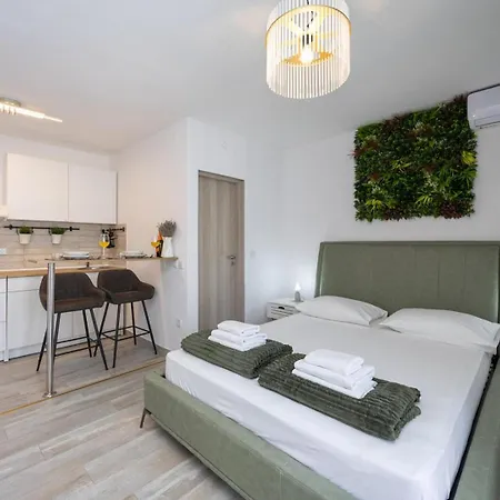 Guest house Complex Jelena Trogir