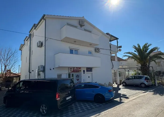 בית הארחה Complex Jelena 3*